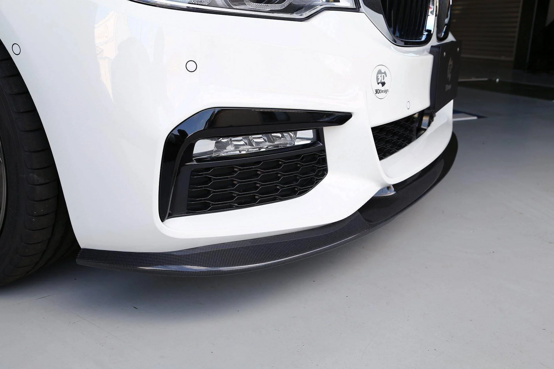 3DDesign Carbon Fibre Front Splitter for BMW 5 Series M Sport (2017-2019, G30 G31) - Image 2
