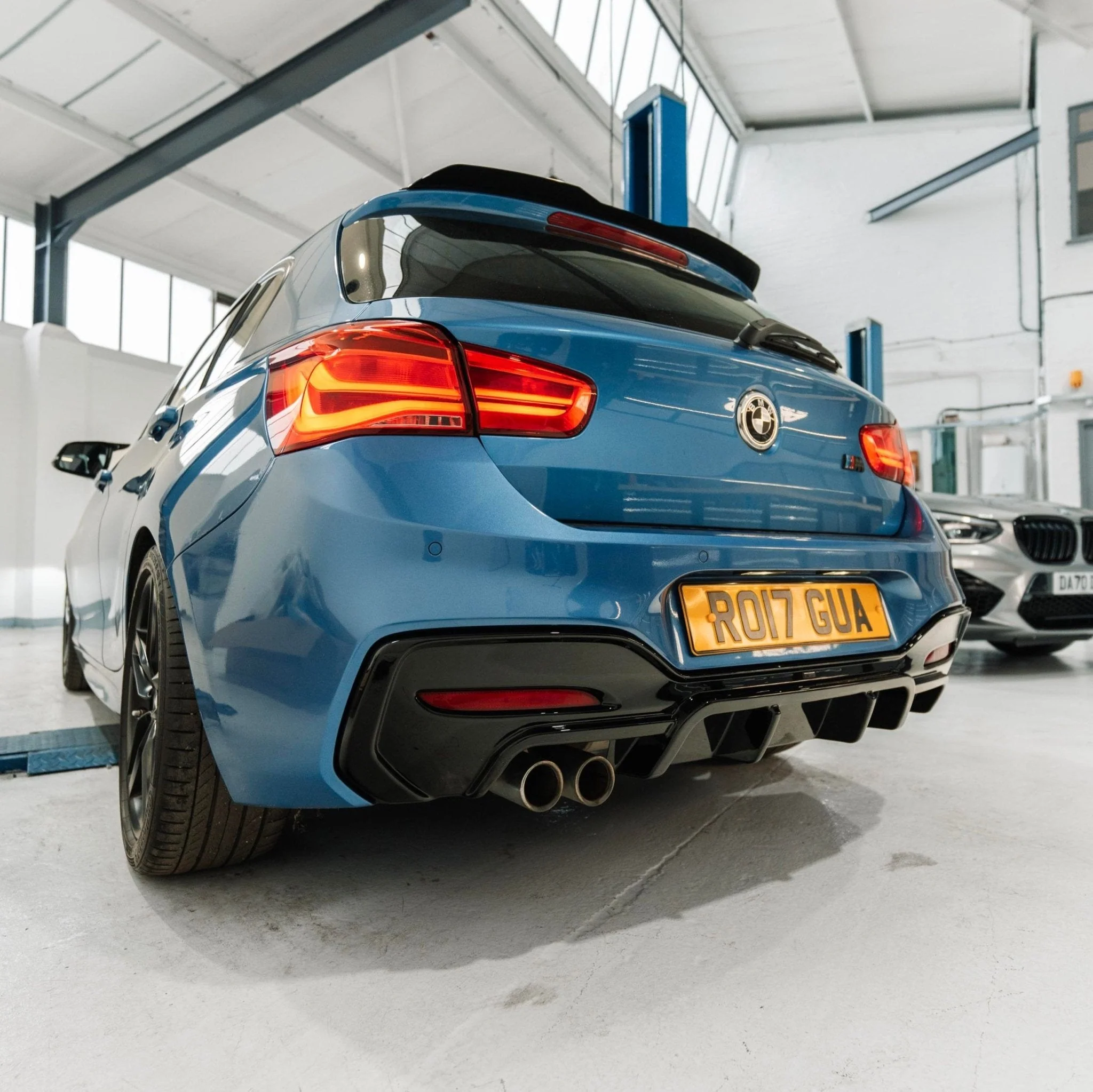 BMW 1 Series M Sport F20 F21 LCI Single Exit (118i 120i 120d 125i) EVO-1 Gloss Black Rear Diffuser by ZAERO (2015-2019) - Image 4