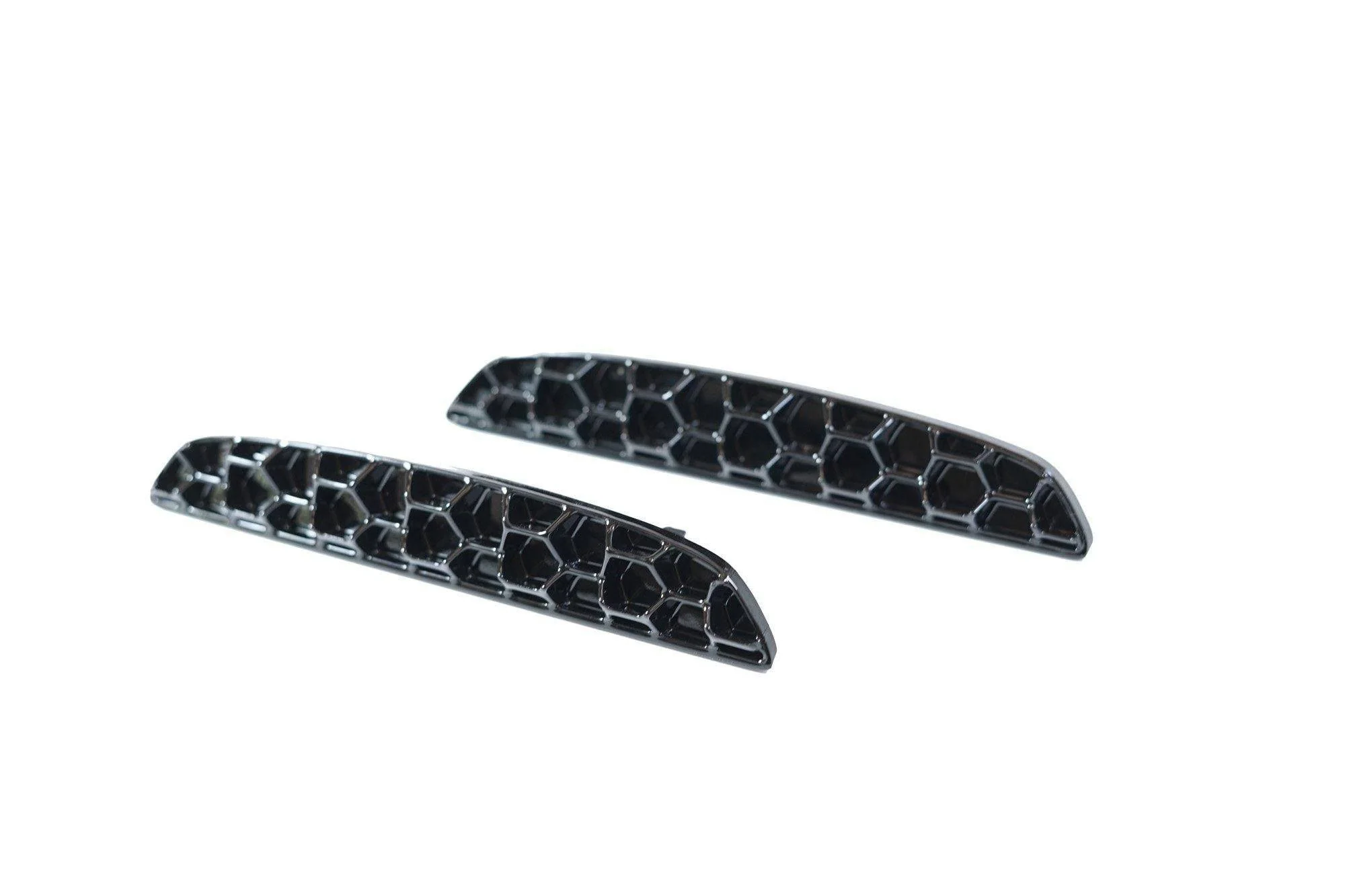 BMW M5 F90 Honeycomb Rear Reflector Deletes by Acexxon (2017-2023) - Image 17