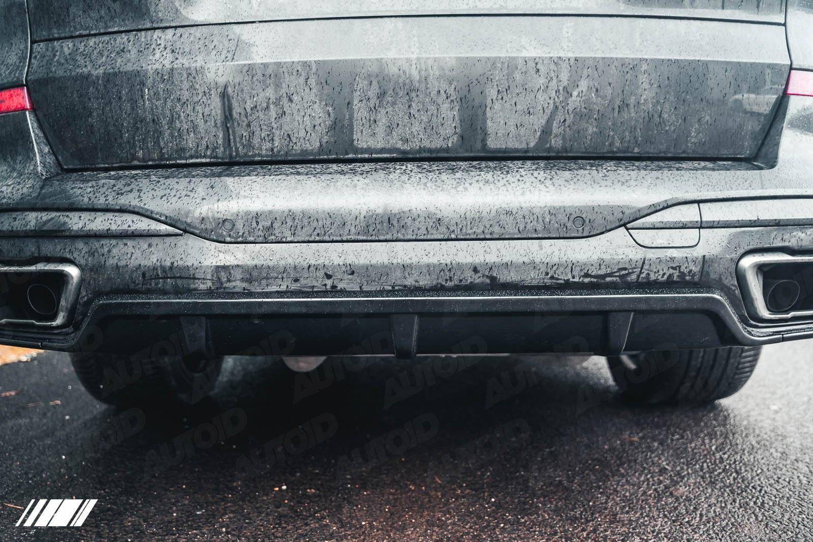 BMW X7 G07 Gloss Black Competition Rear Diffuser Set by FORM (2018+) - Image 3