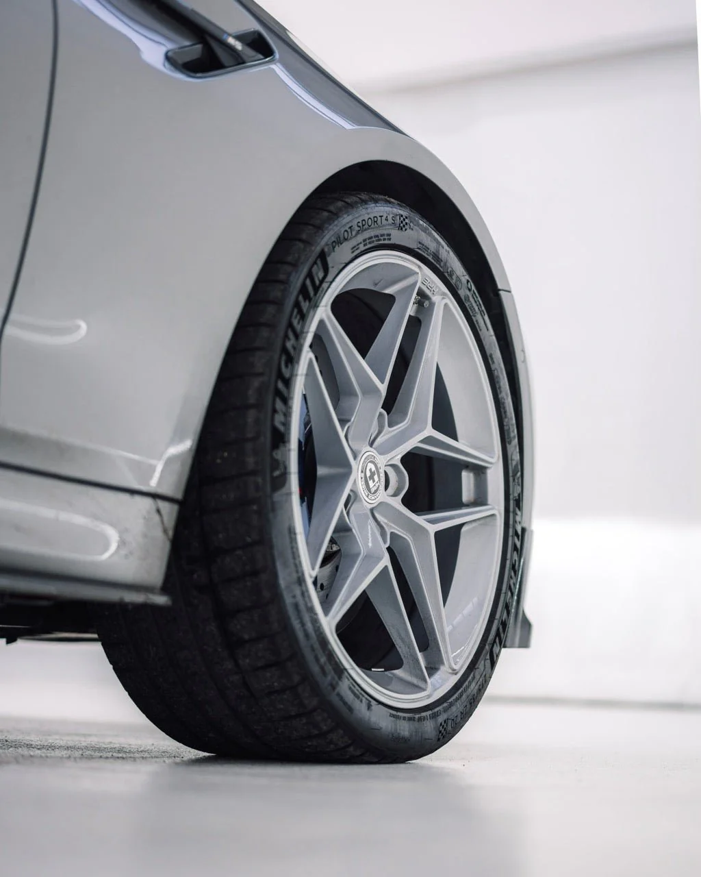 HRE FF11 Flowform Alloy Wheels Set of 4 - Image 30