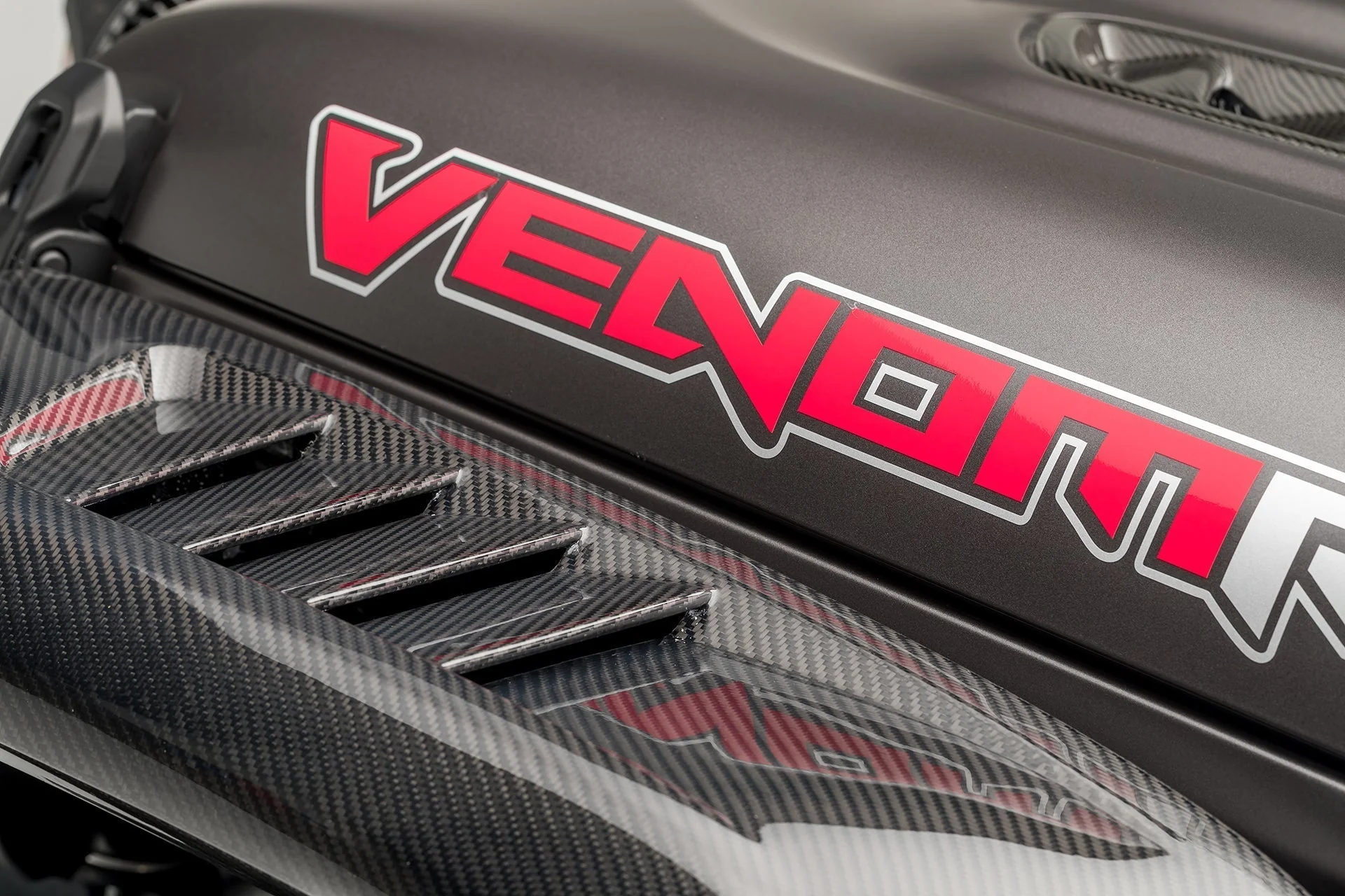 Jeep JL-JX Edition Aero Carbon Fiber Front Fenders by Vosteiner - Image 2