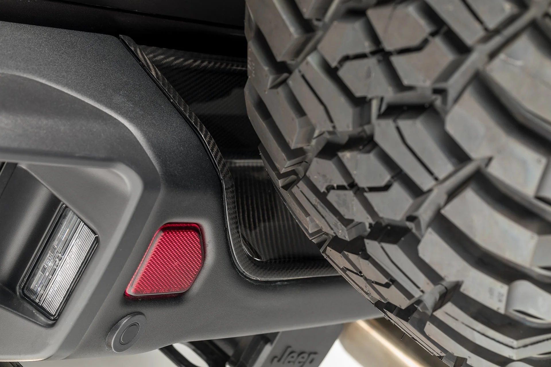 Jeep JL-JX Edition Aero Carbon Fiber Rear Bumper Tray by Vosteiner - Image 3
