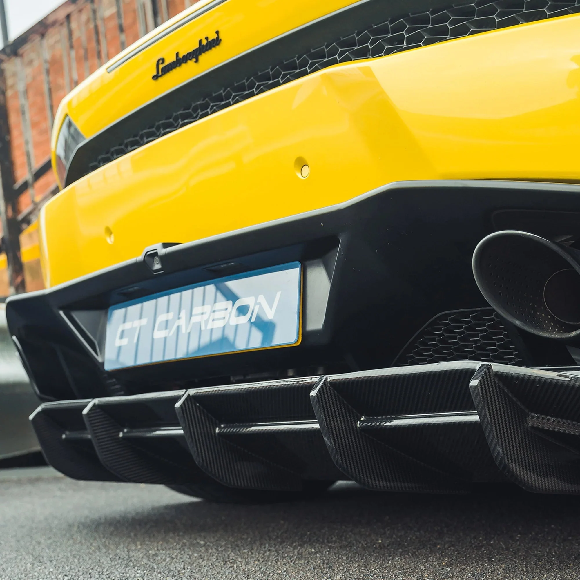 Lamborghini Huracan LP610 Pre-Preg Carbon Fibre Rear Diffuser - Image 3