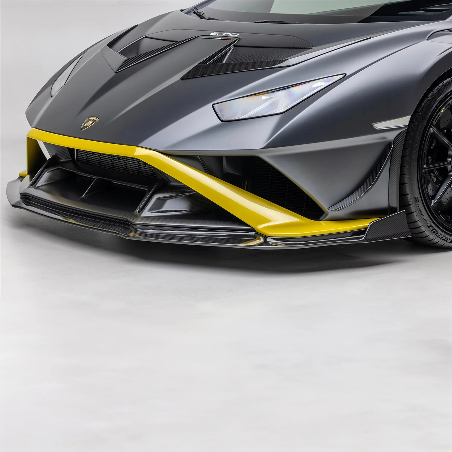 Lamborghini Huracan STO Aero Front Spoiler Carbon Fiber by Vorsteiner - Image 3