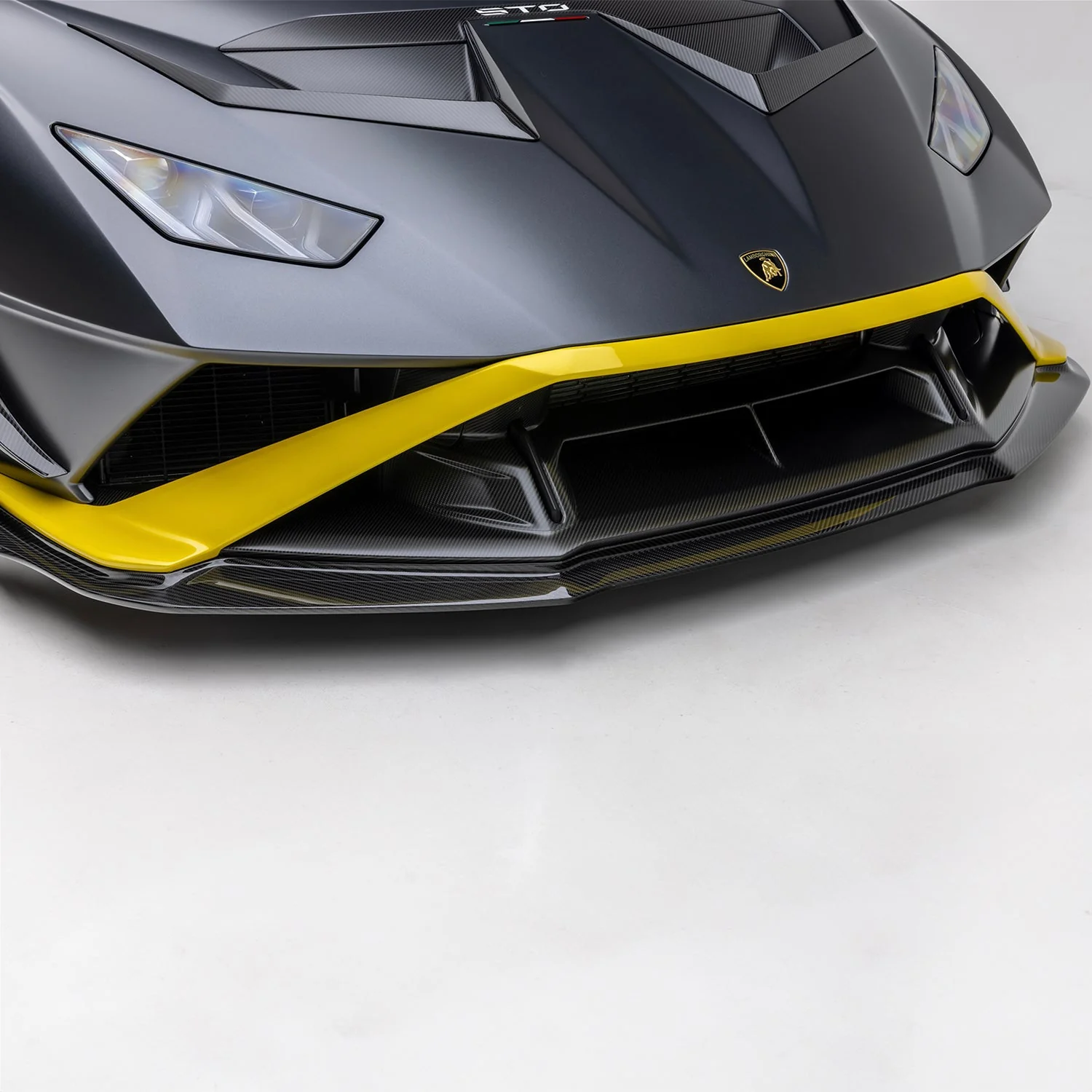 Lamborghini Huracan STO Aero Front Spoiler Carbon Fiber by Vorsteiner - Image 5