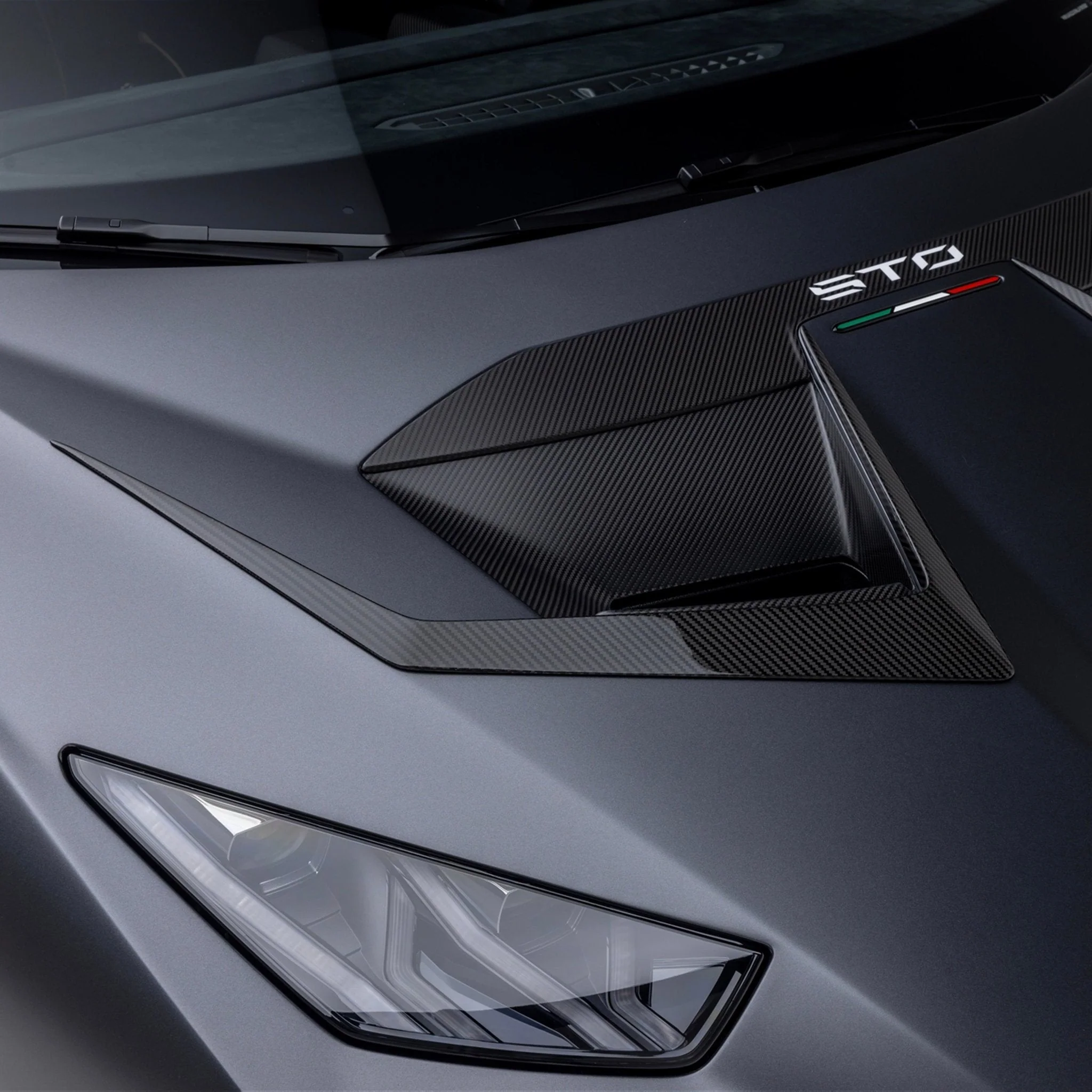 Lamborghini Huracan STO Aero Hood Ducts Carbon Fiber by Vorsteiner
