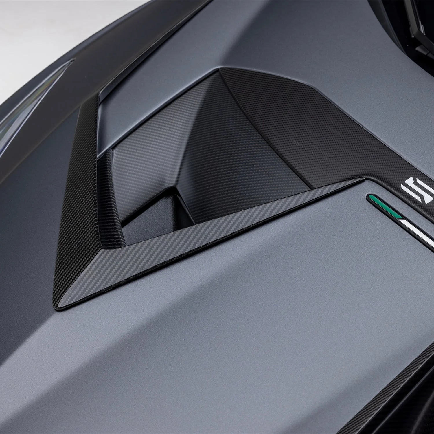 Lamborghini Huracan STO Aero Hood Ducts Carbon Fiber by Vorsteiner - Image 4