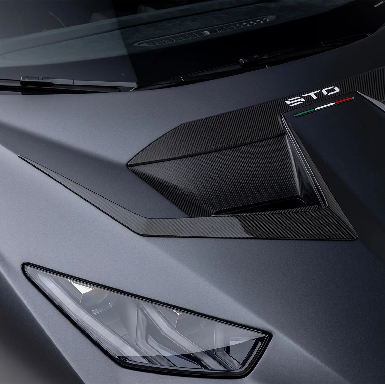 Lamborghini Huracan STO Aero Hood Ducts Carbon Fiber by Vorsteiner - Image 6