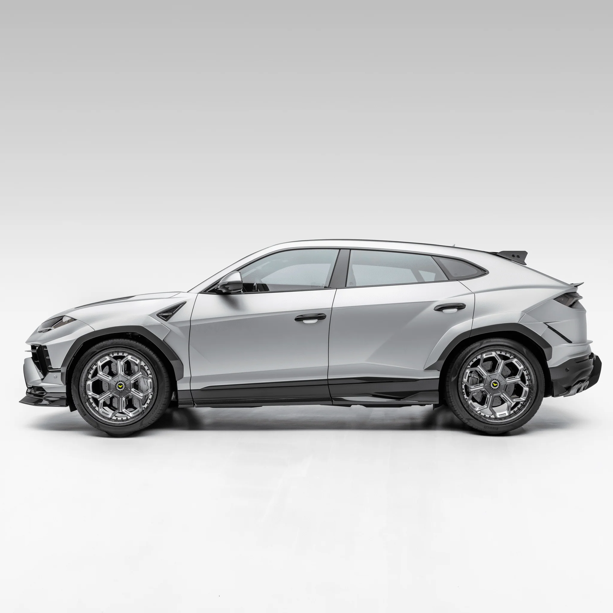 Lamborghini Urus Performante Edizione Aero Decklid Spoiler by Vorsteiner - Image 7