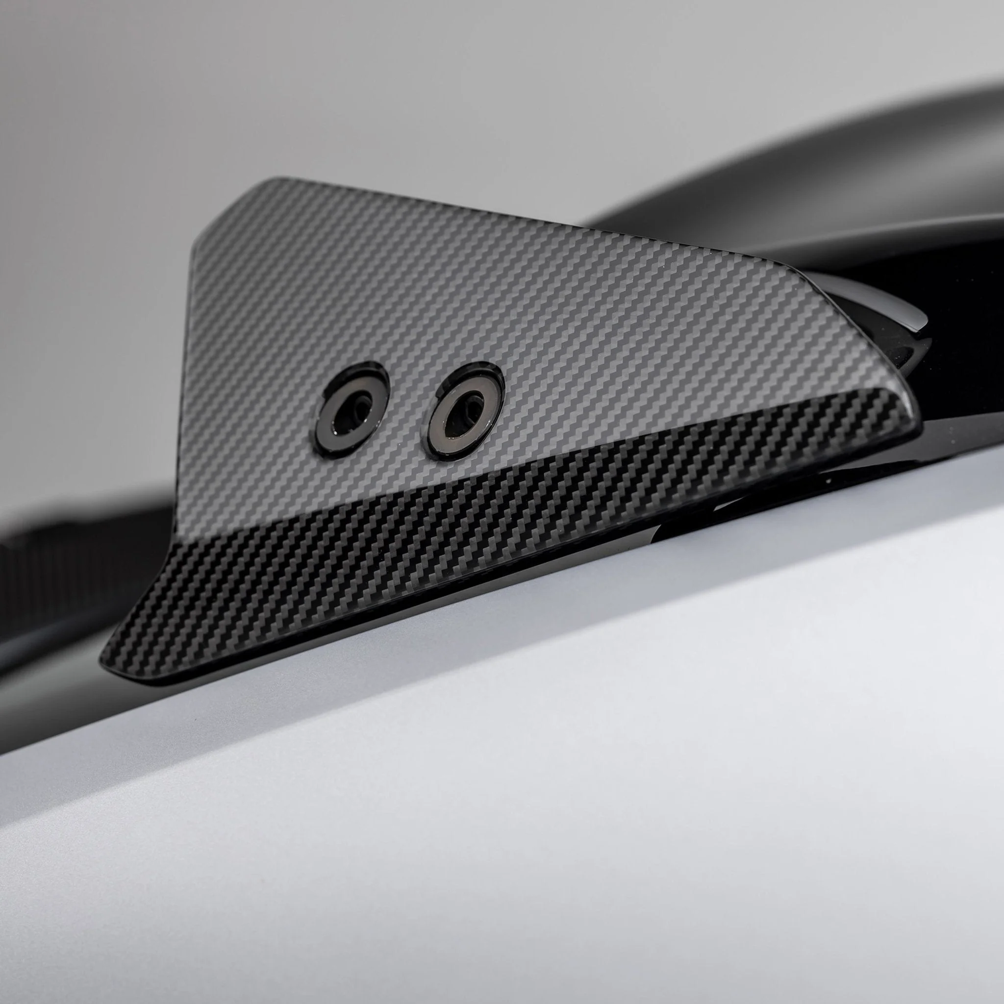 Lamborghini Urus Performante Edizione Aero Roof Spoiler End Caps by Vorsteiner - Image 3