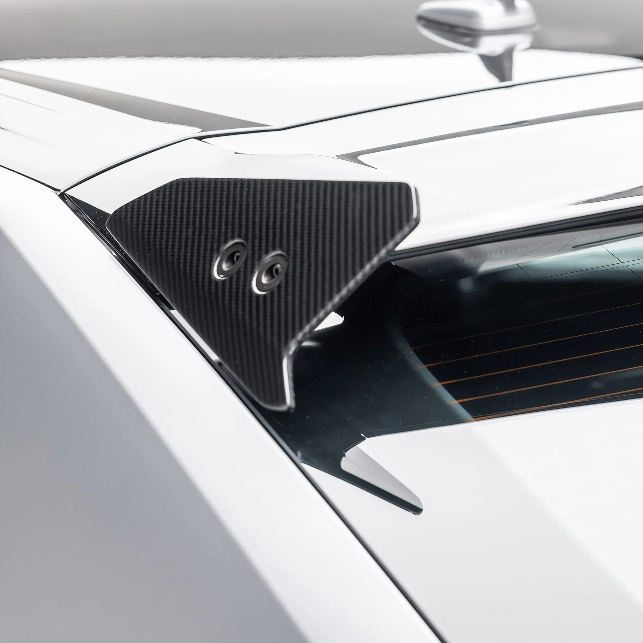 Lamborghini Urus Performante Edizione Aero Roof Spoiler End Caps by Vorsteiner - Image 4