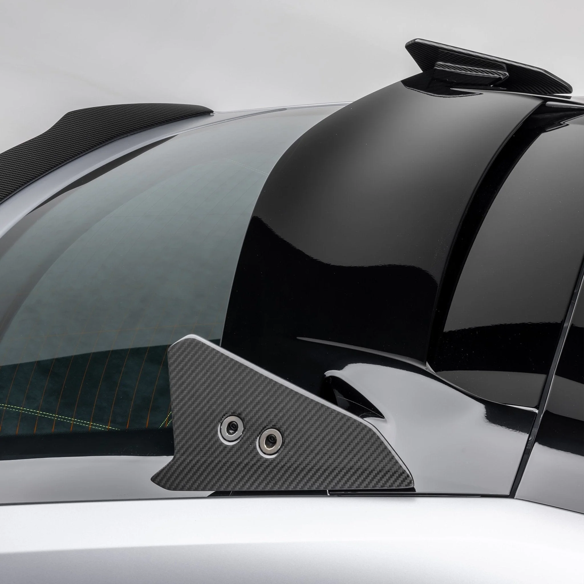 Lamborghini Urus Performante Edizione Aero Roof Spoiler End Caps by Vorsteiner - Image 5