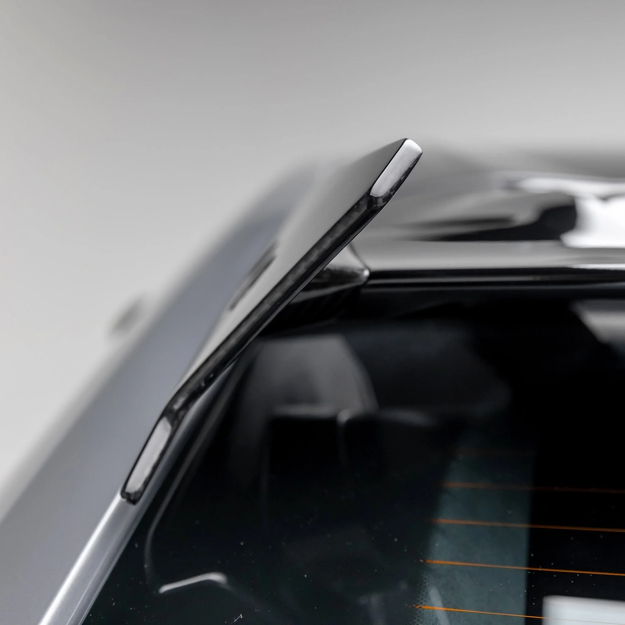 Lamborghini Urus Performante Edizione Aero Roof Spoiler End Caps by Vorsteiner - Image 6