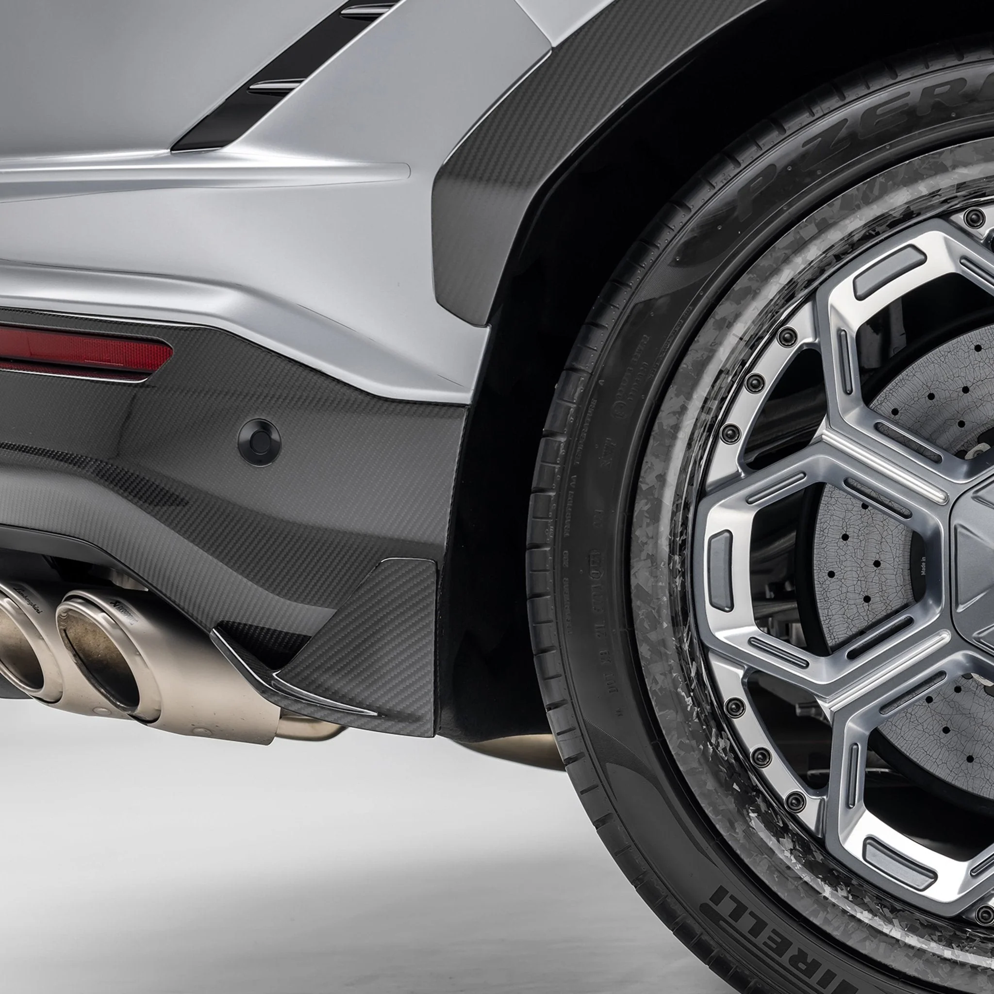 Lamborghini Urus Performante Edizione Aero Side Fins by Vorsteiner - Image 4