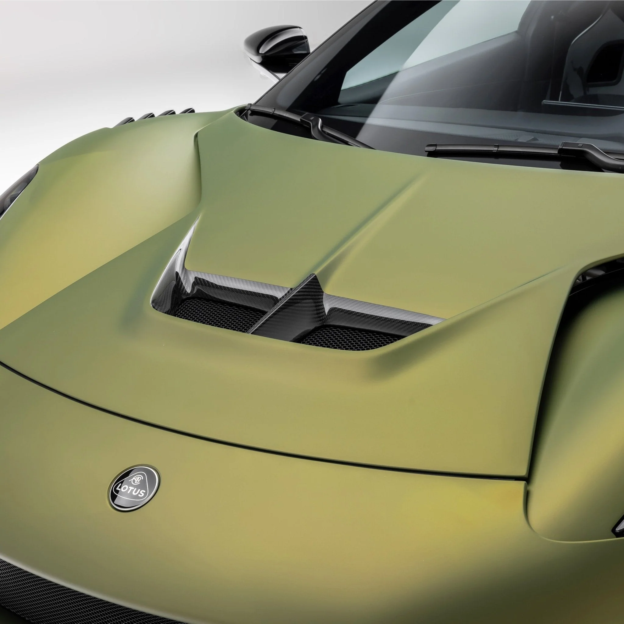 Lotus Emira LR-52 Hood by Vorsteiner - Image 3