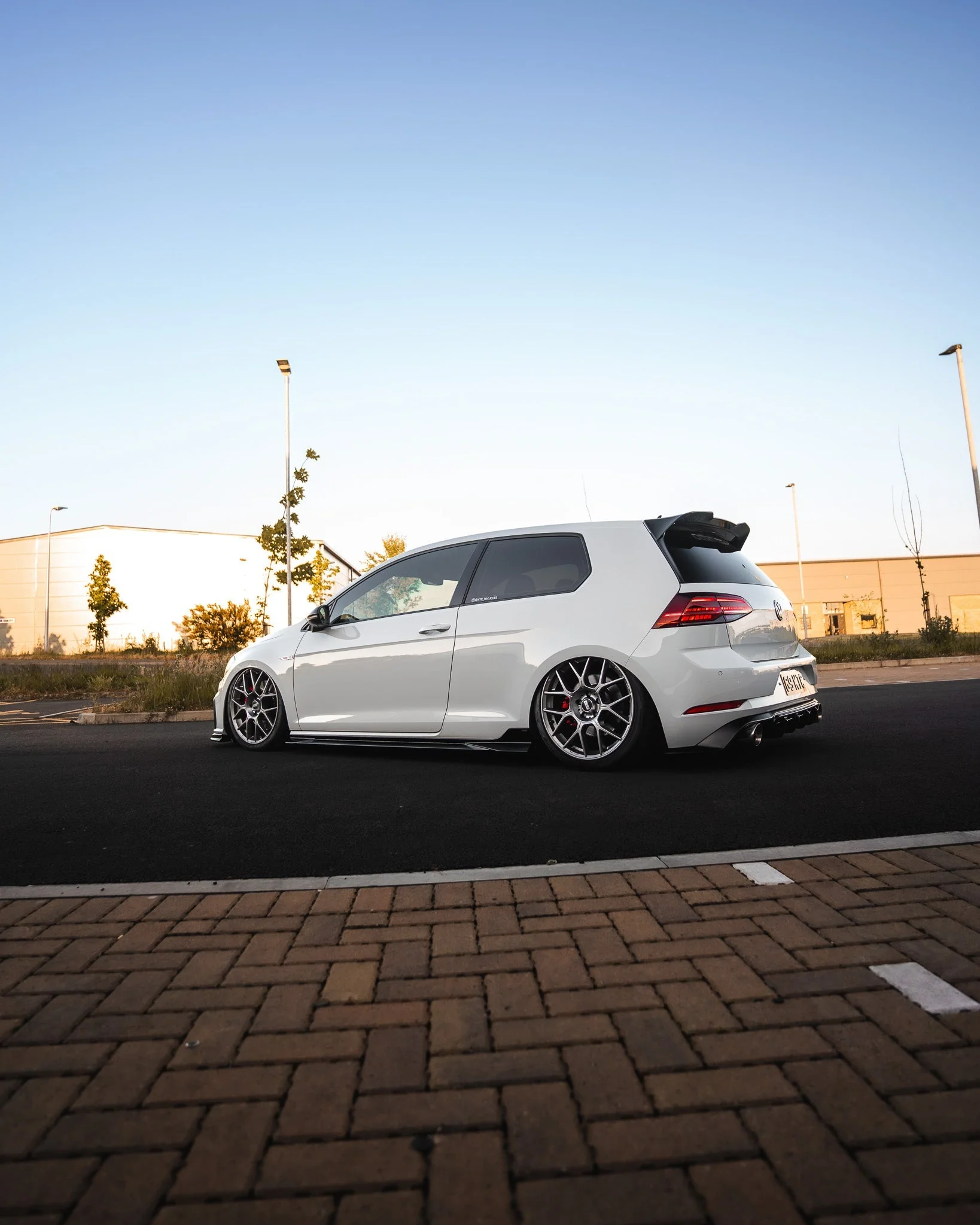 VW Golf, Golf GTI & Golf R Mk7 / Mk7.5 EVO-1 Gloss Black Side Skirts by ZAERO (2014-2020) - Image 3