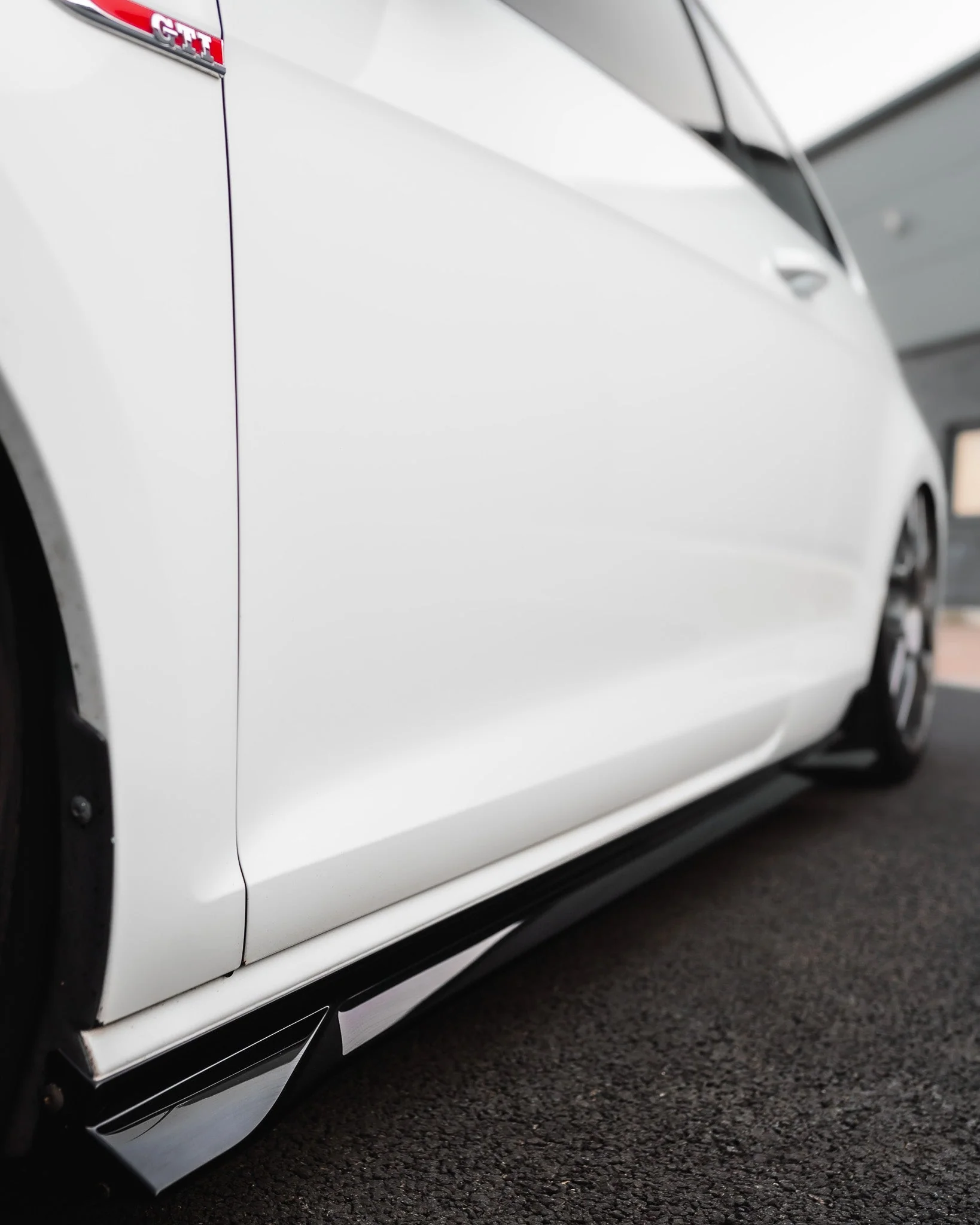 VW Golf, Golf GTI & Golf R Mk7 / Mk7.5 EVO-1 Gloss Black Side Skirts by ZAERO (2014-2020) - Image 4